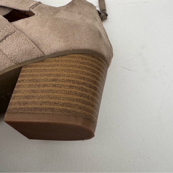 Women’s Beige Ankle Booties Size 7.5 Chunky, Casual, Neutral - Picture 8 of 11